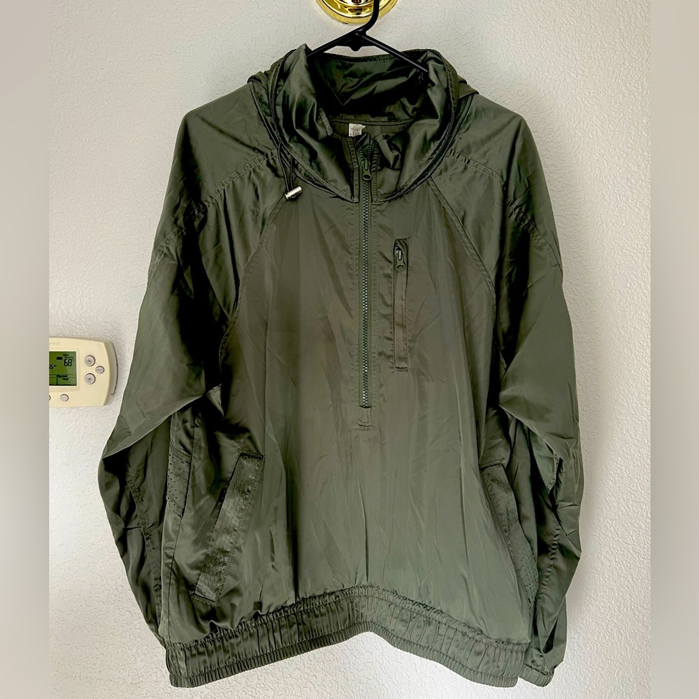 🖤 CLOSET CLEAR OUT 🖤 Free People Movement w/ Tuck Away Hoodie Bomber Jacket